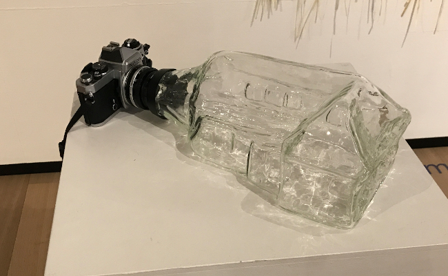 Papier biennale rijswijk marianne lammersen glazen huis met camera