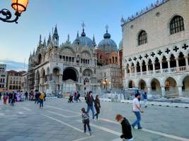 Venetie-_Piazza_San_Marco_original